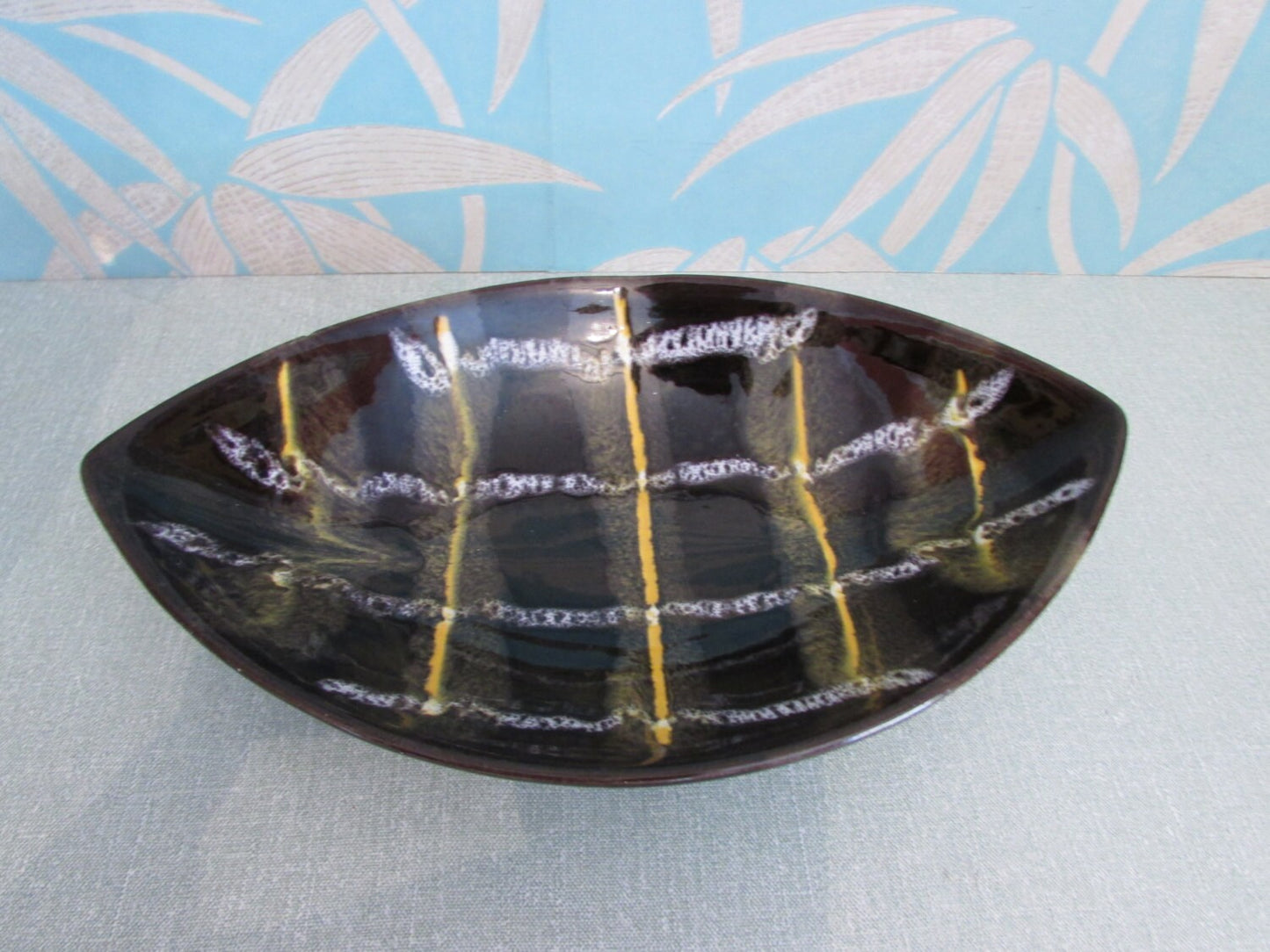 Mid-century German studio pottery leaf-shaped bowl/dish, plaid effect pattern