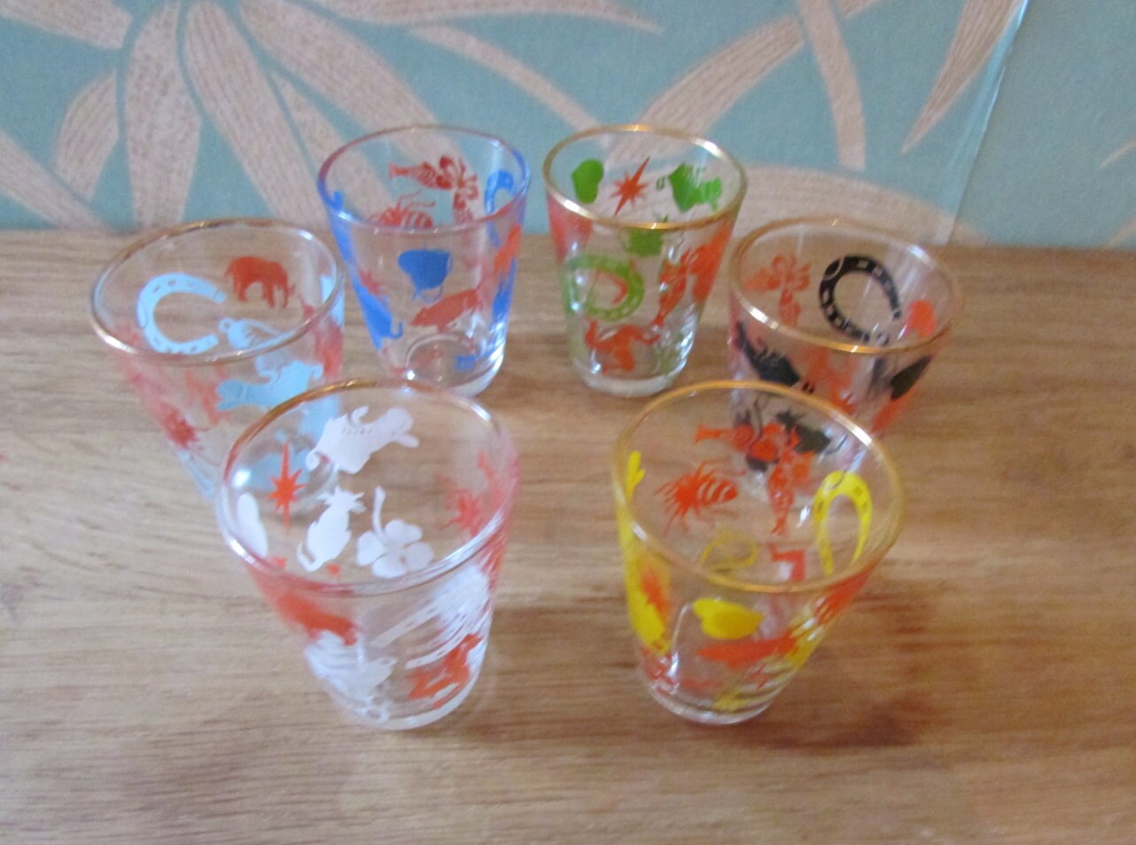 Set of 6 1950s "Lucky Charm" shot glasses/drinking set with 22ct liquid gold rim