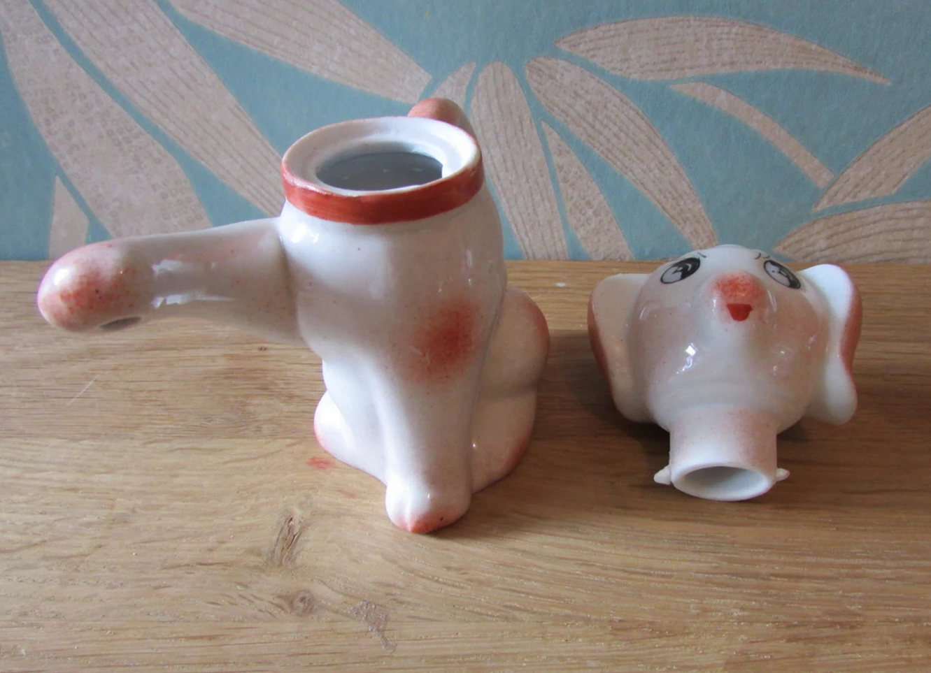 circa. 1950s ceramic puppy/dog teapot, made in China