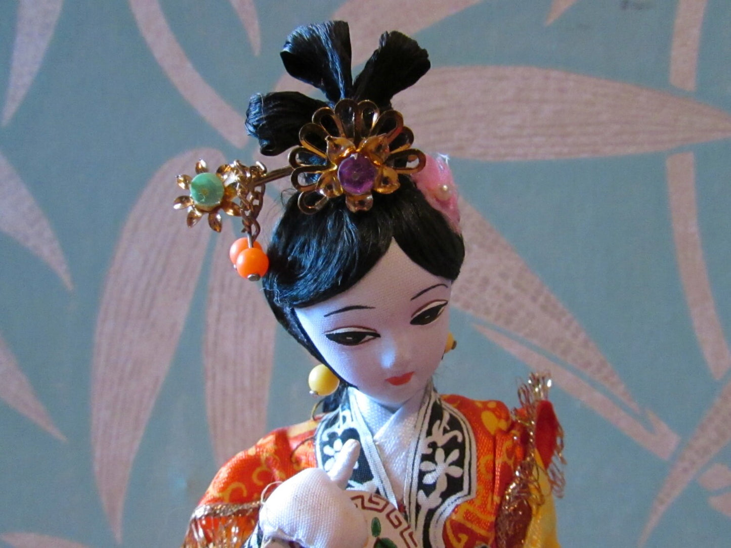 Vintage "Yu Chu" Taiwanese princess souvenir/folk doll