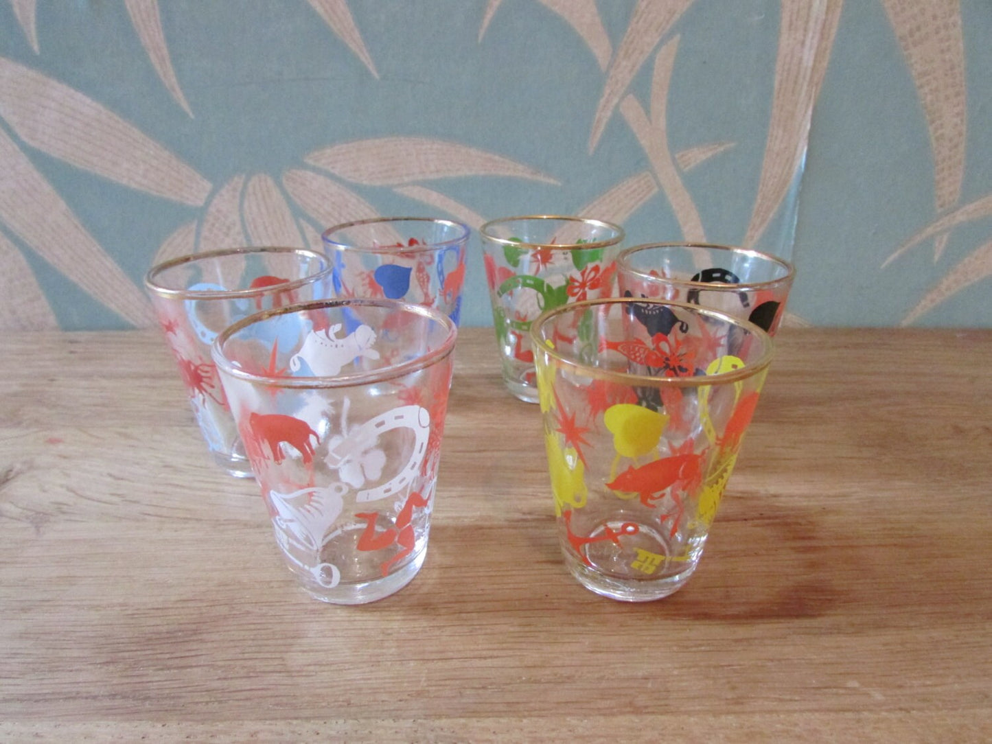 Set of 6 1950s "Lucky Charm" shot glasses/drinking set with 22ct liquid gold rim