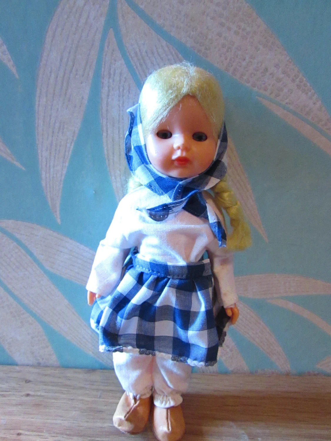 1960s "Noitarumpu Rovaniemi" Finnish celluloid souvenir/folk peasant doll with open/close eyes