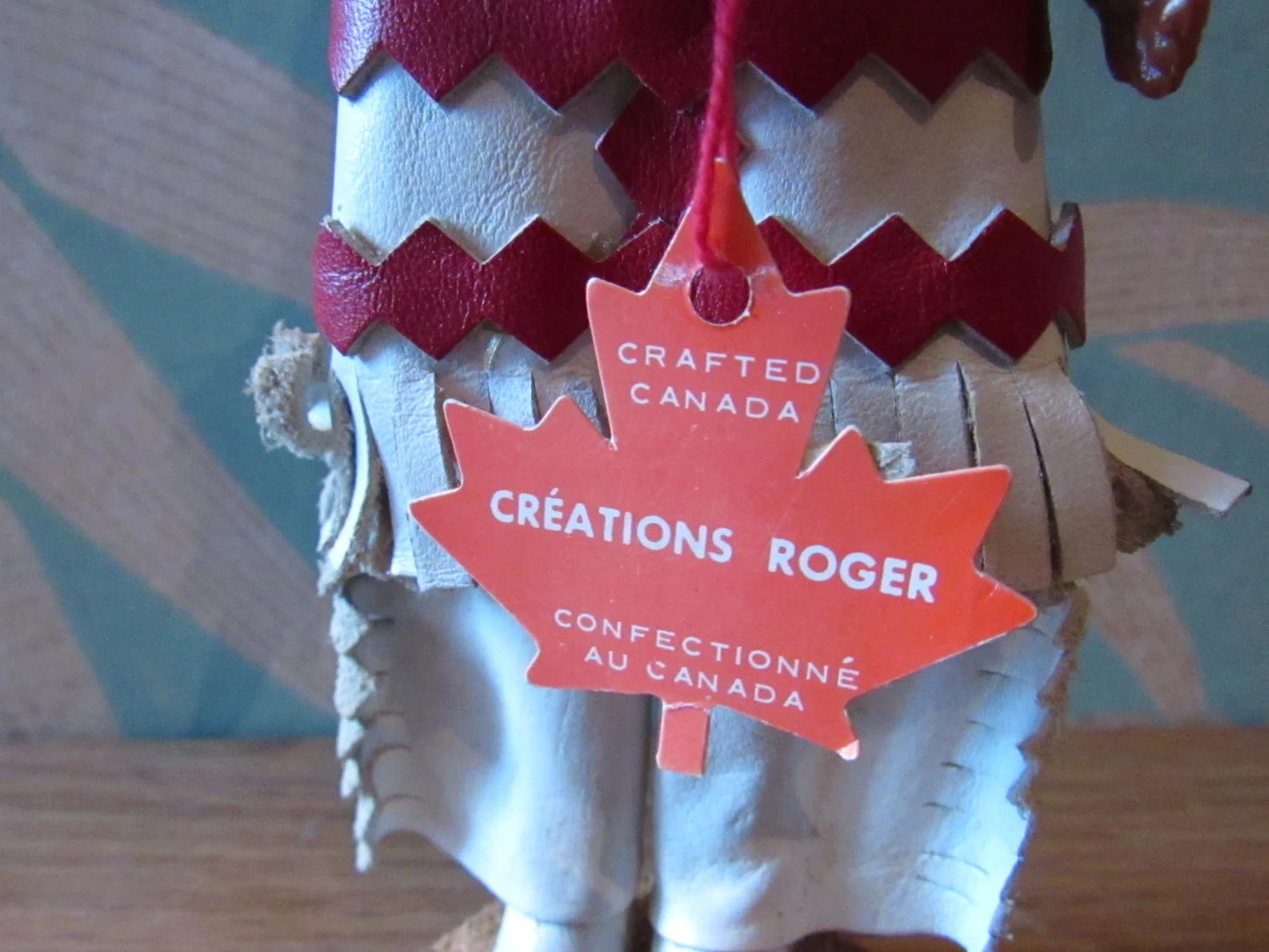 Vintage "Créations Roger" Native American Indian squaw souvenir doll with open/close eyes, made in Canada