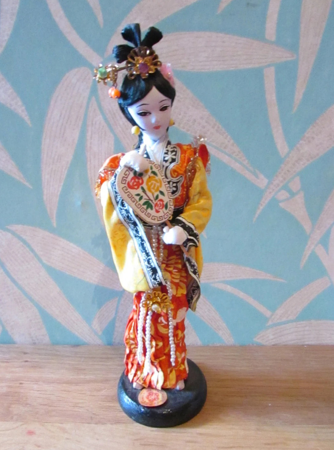 Vintage "Yu Chu" Taiwanese princess souvenir/folk doll