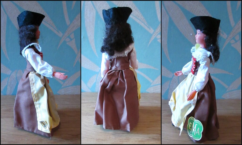 Vintage "eMa Switzerland" original costume souvenir/folk doll with open/close eyes