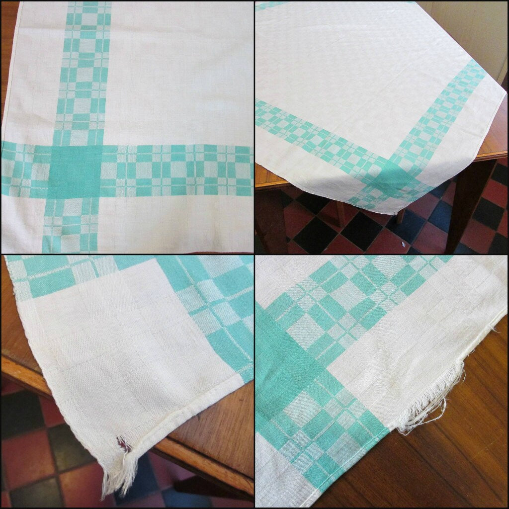 Vintage peppermint green check border white tablecloth