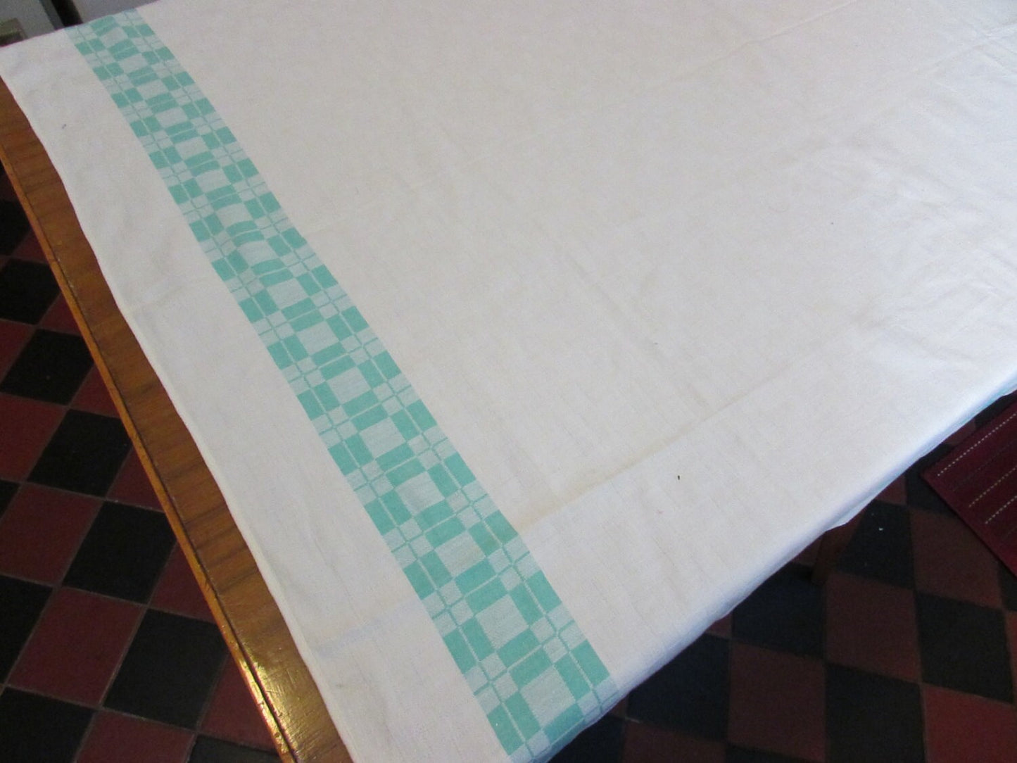 Vintage peppermint green check border white tablecloth
