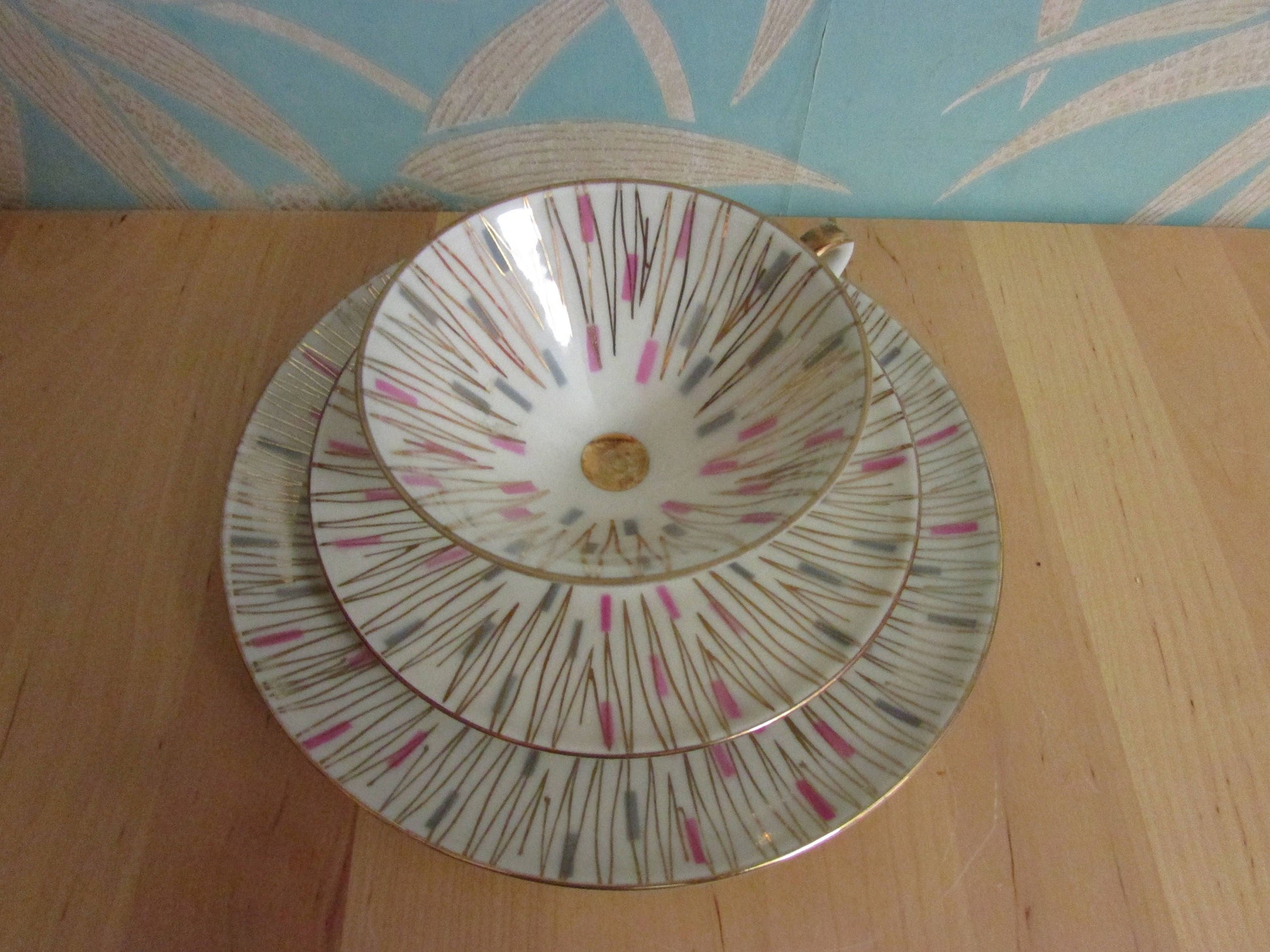 Beautiful 1960s Schumann Arzberg Bavaria porcelain , atomic gold zigzag pattern with pink & grey contrast
