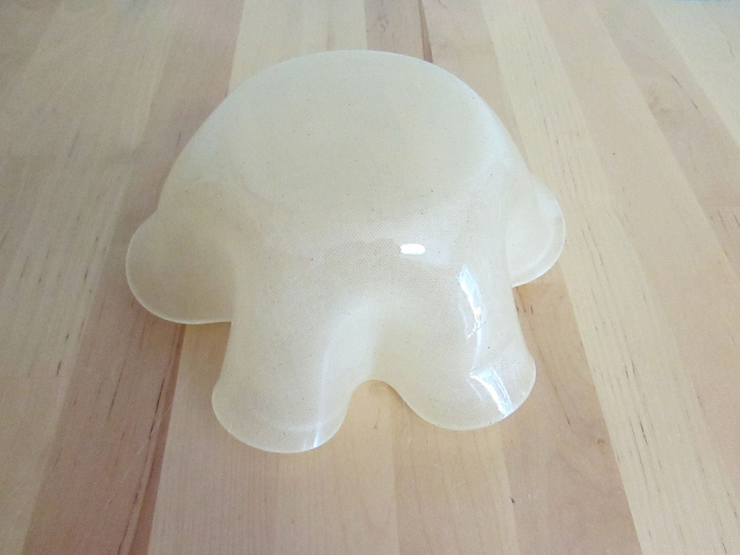 Vintage off-white/cream moulded pinched plastic/resin fruit bowl
