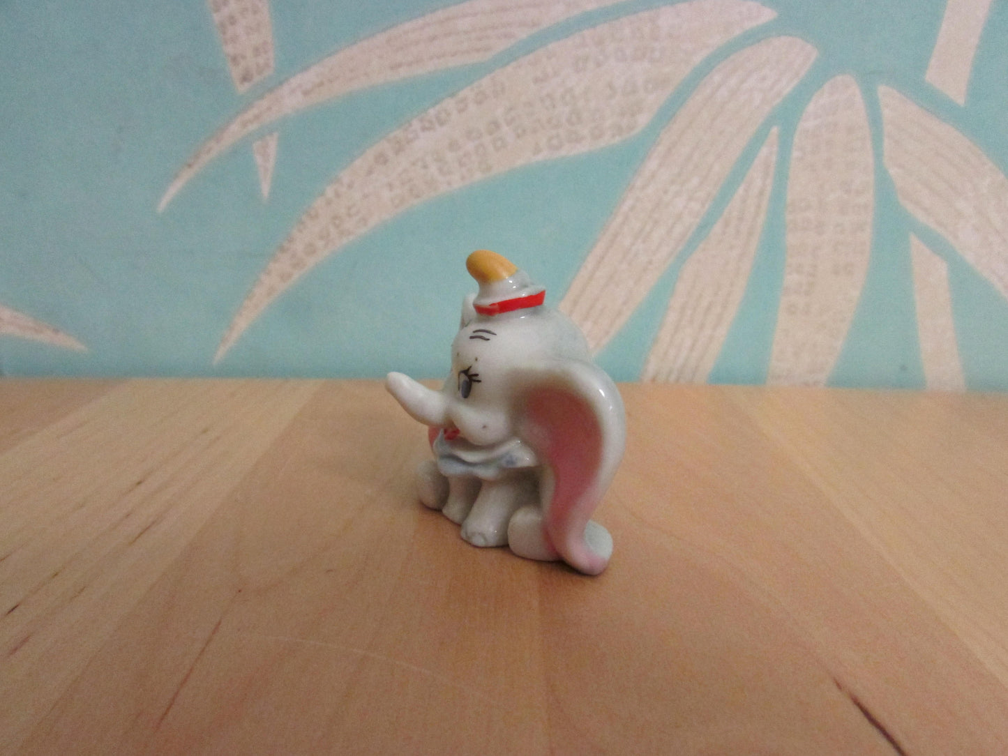 Mid-century Wade Walt Disney "Hat Box" series figurine: Dumbo