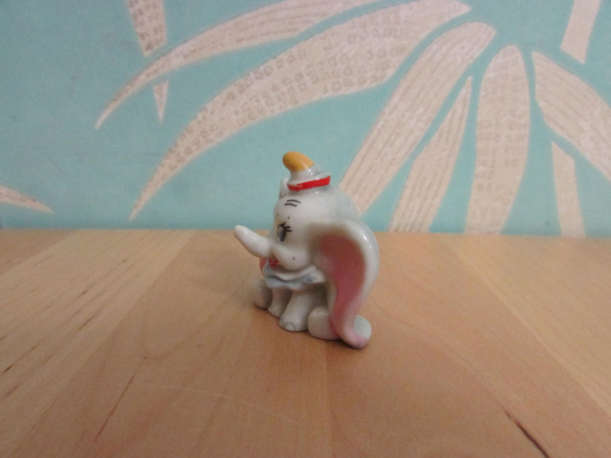Mid-century Wade Walt Disney "Hat Box" series figurine: Dumbo