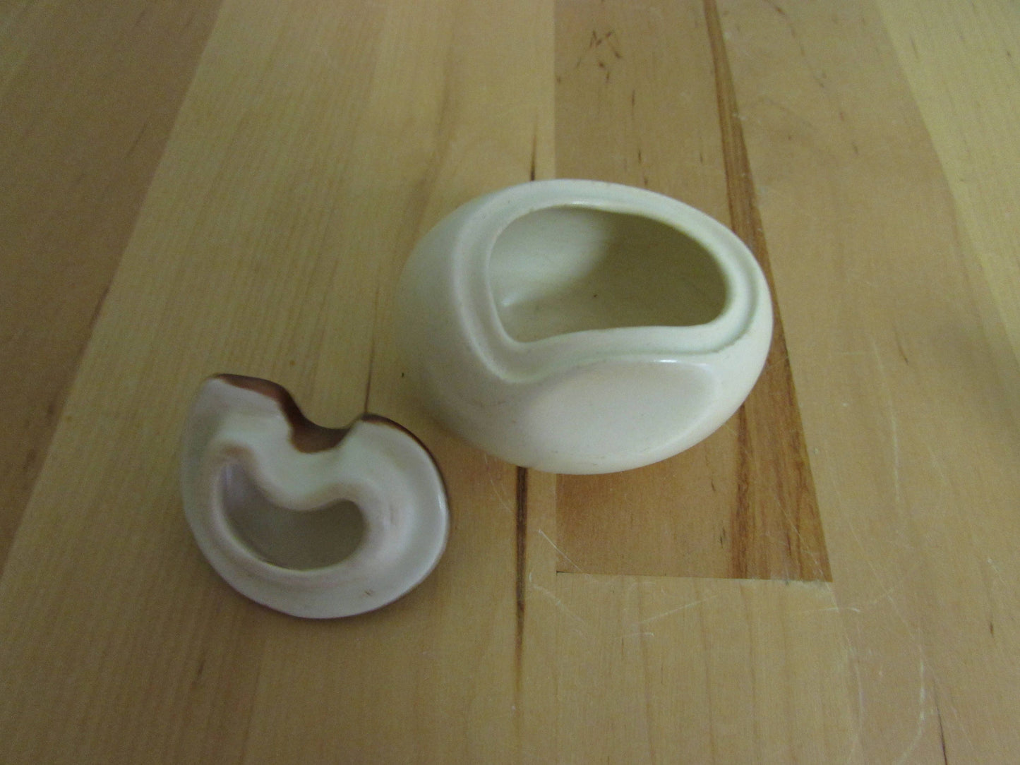 1950s Carlton Ware brown & cream "Windswept" cruet set