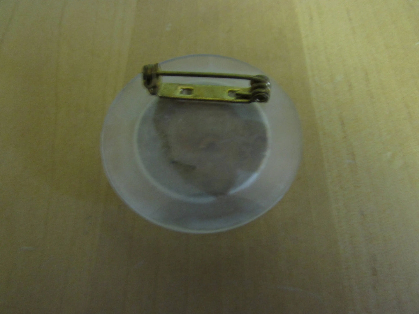 Vintage translucent resin set carved flowers round brooch