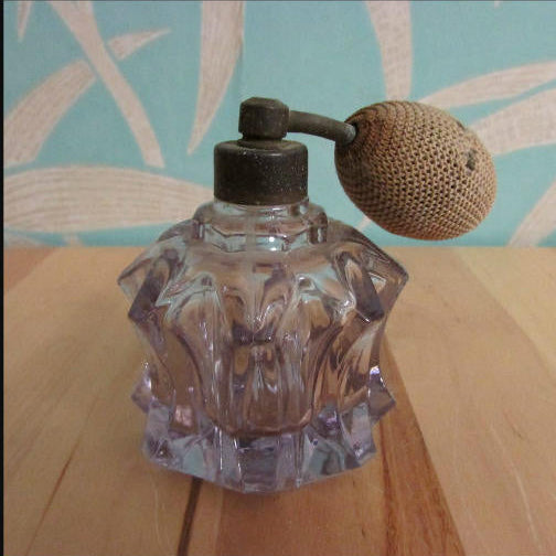 1930s/40s amethyst glass perfume atomiser with original bulb spray