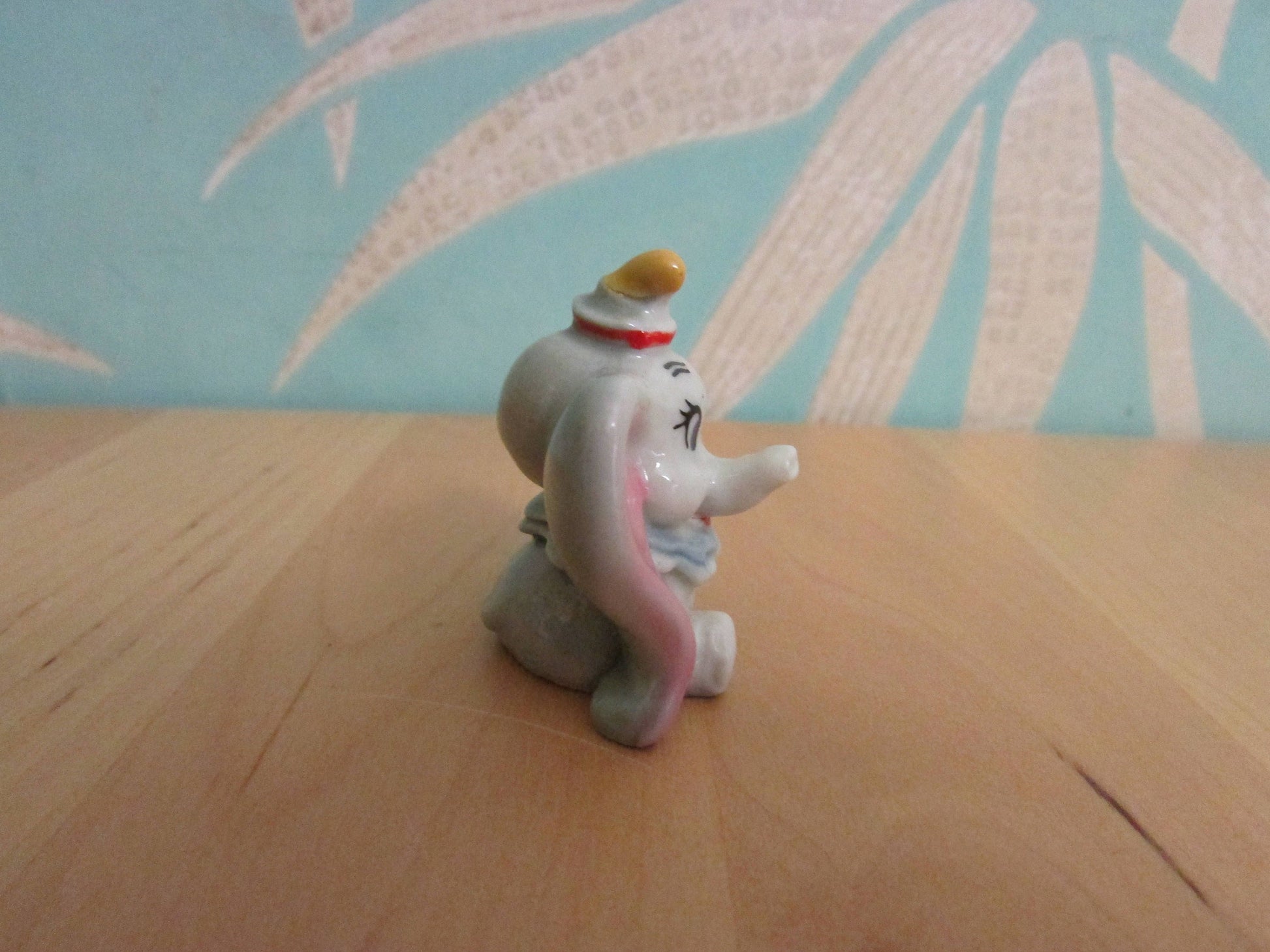 Mid-century Wade Walt Disney "Hat Box" series figurine: Dumbo