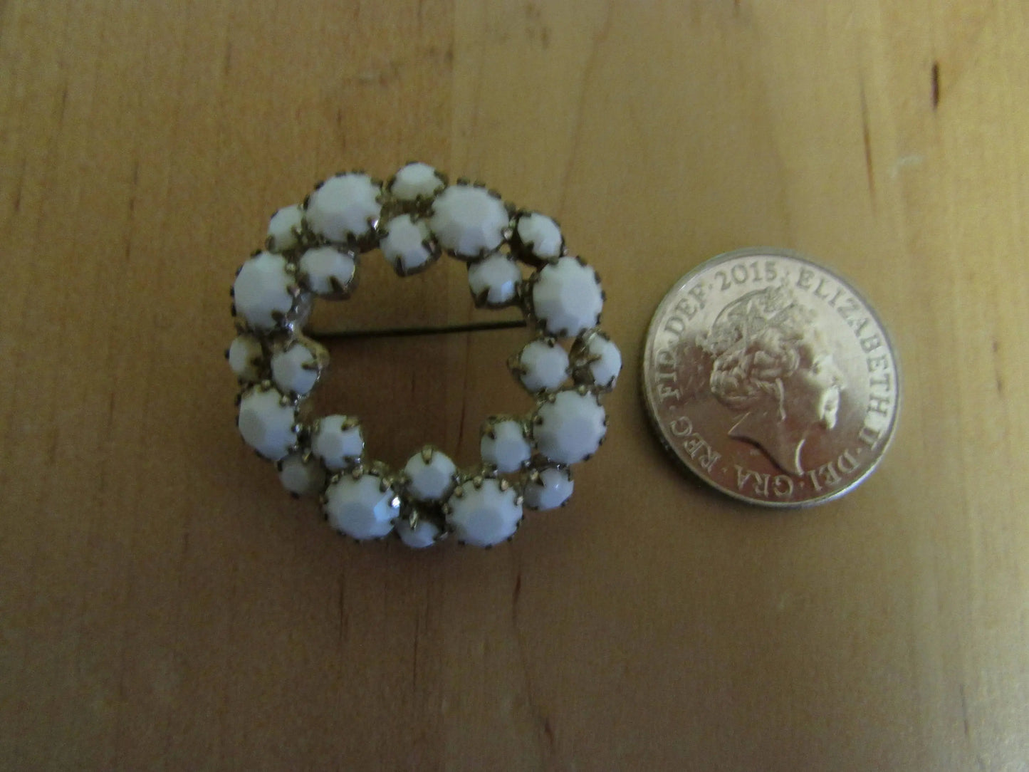 1940s/50s silver-tone & milk glass wreath circle brooch