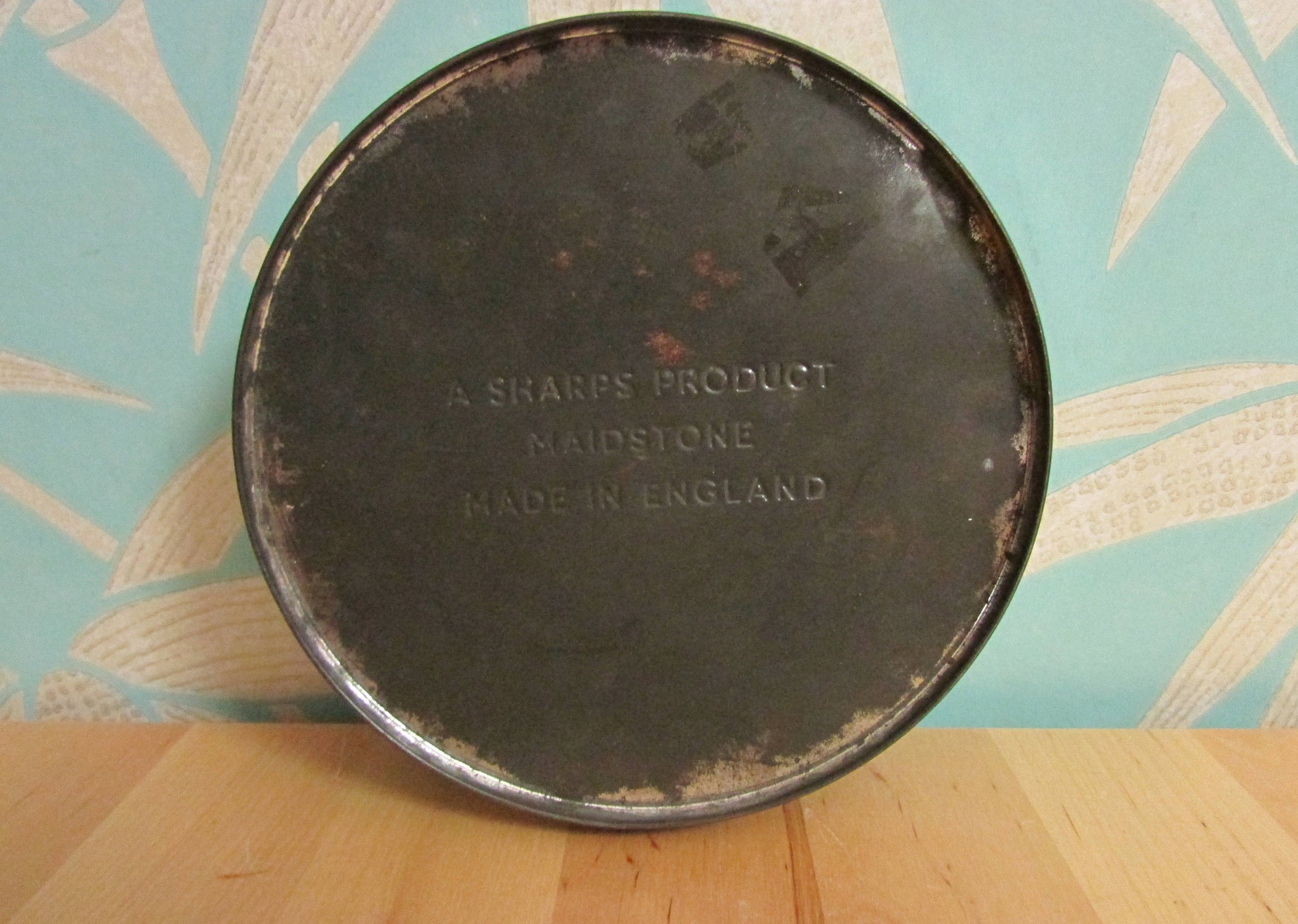 1960s/70s Sharps Product red & pink roses round candy tin