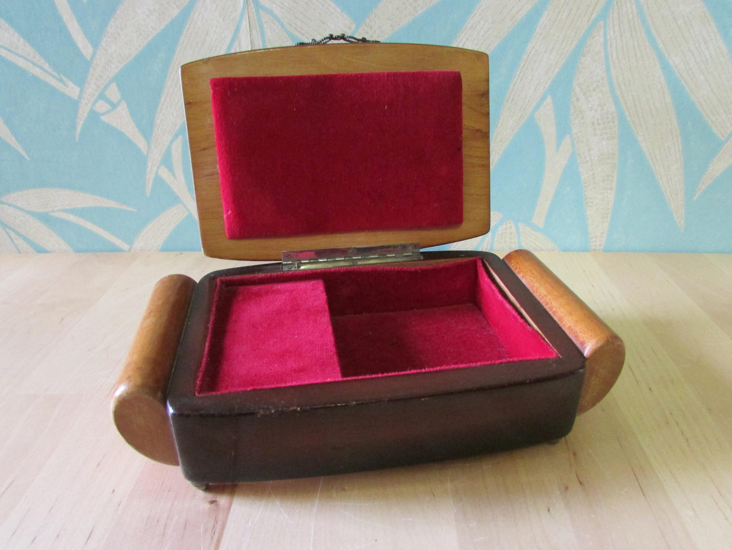 Vintage wooden jewellery/cigarette box, metal-tone music staff & notes highlighted with blue rhinestones