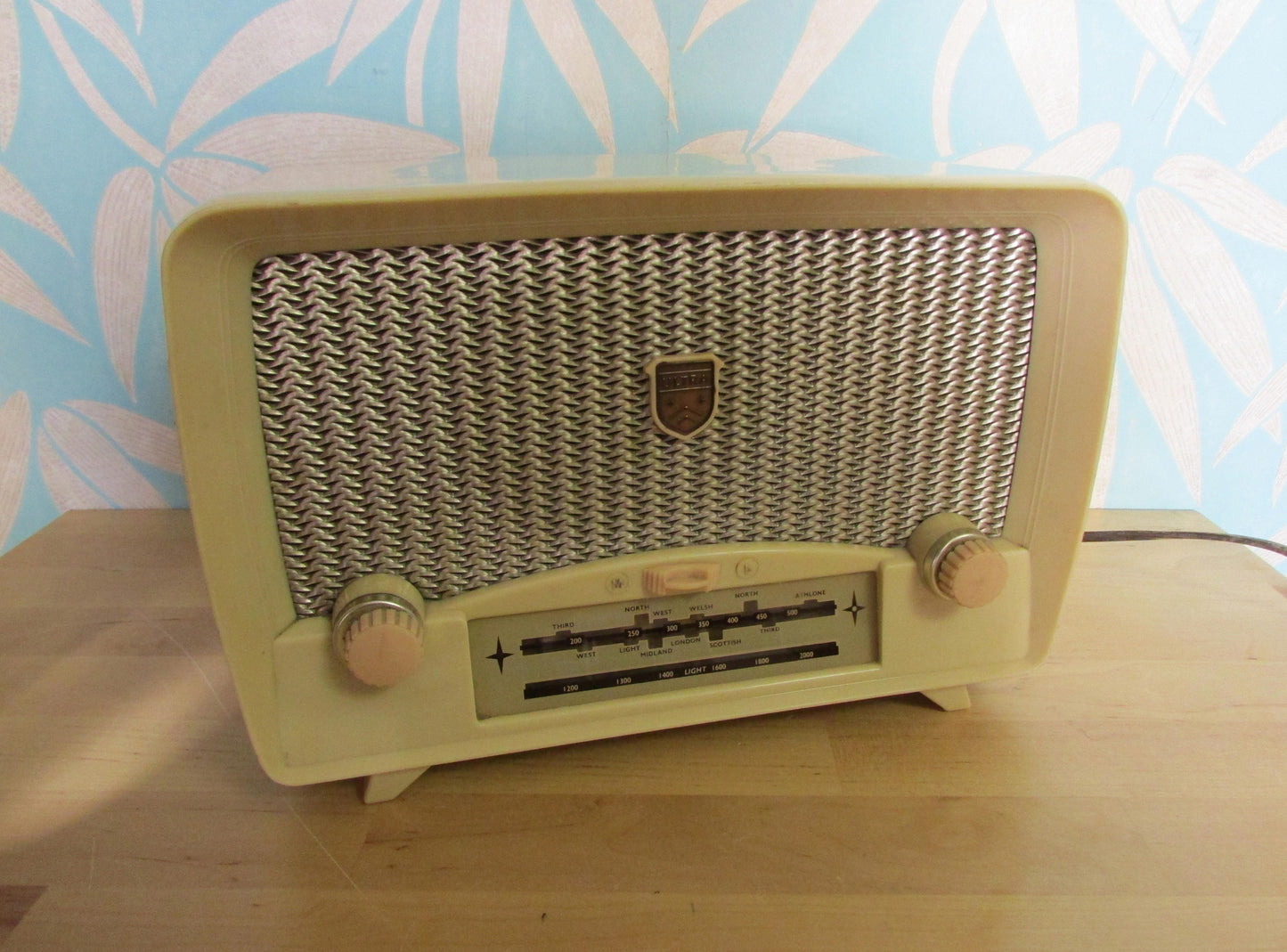 1950s Ultra Troubadour U7961 Bakelite twin dial valve radio