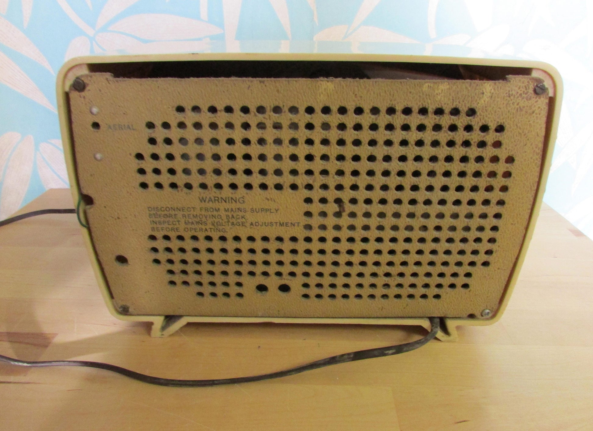 1950s Ultra Troubadour U7961 Bakelite twin dial valve radio