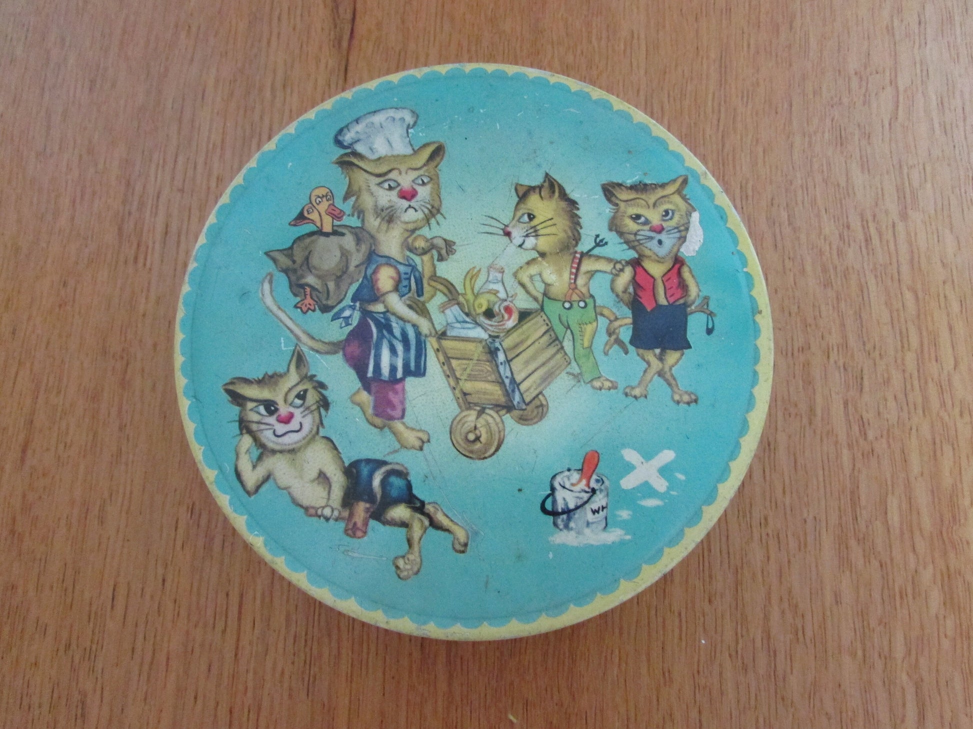 1940s/50s Lovells toffee tin, illustrated with comical chef cat & kittens