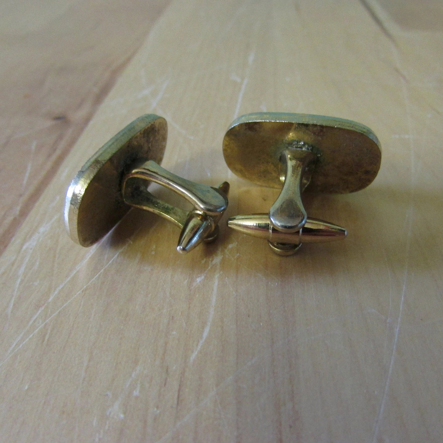 Vintage gold-tone flecked amber/gold glass cufflinks