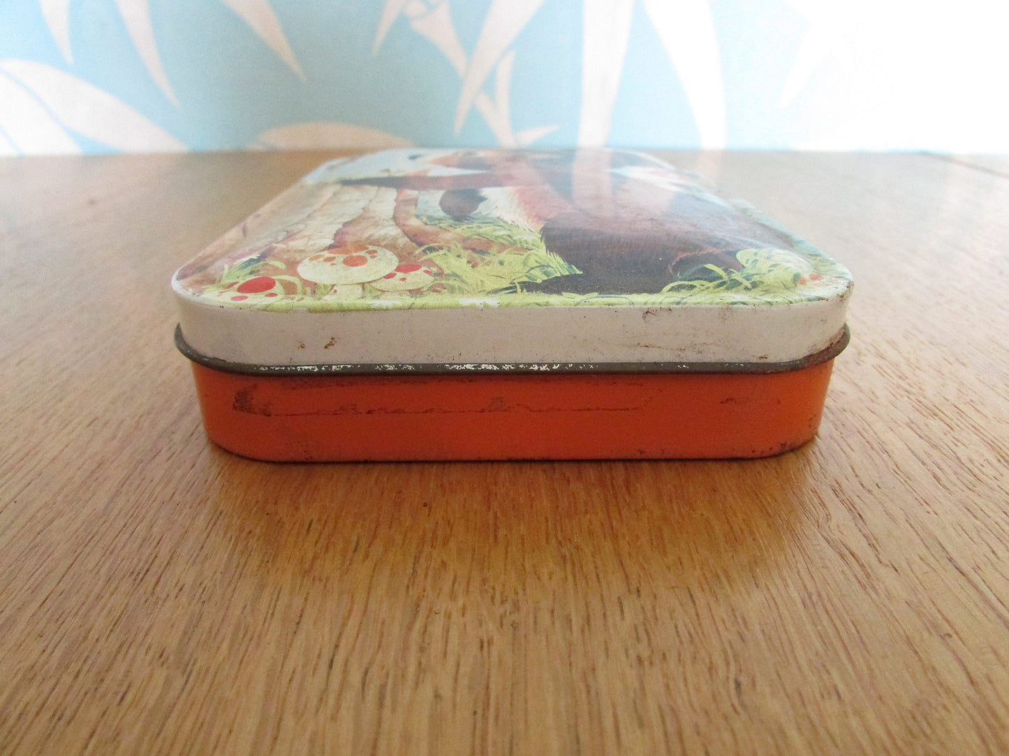 Vintage cartoon bear design Bluebird Confectionery tin