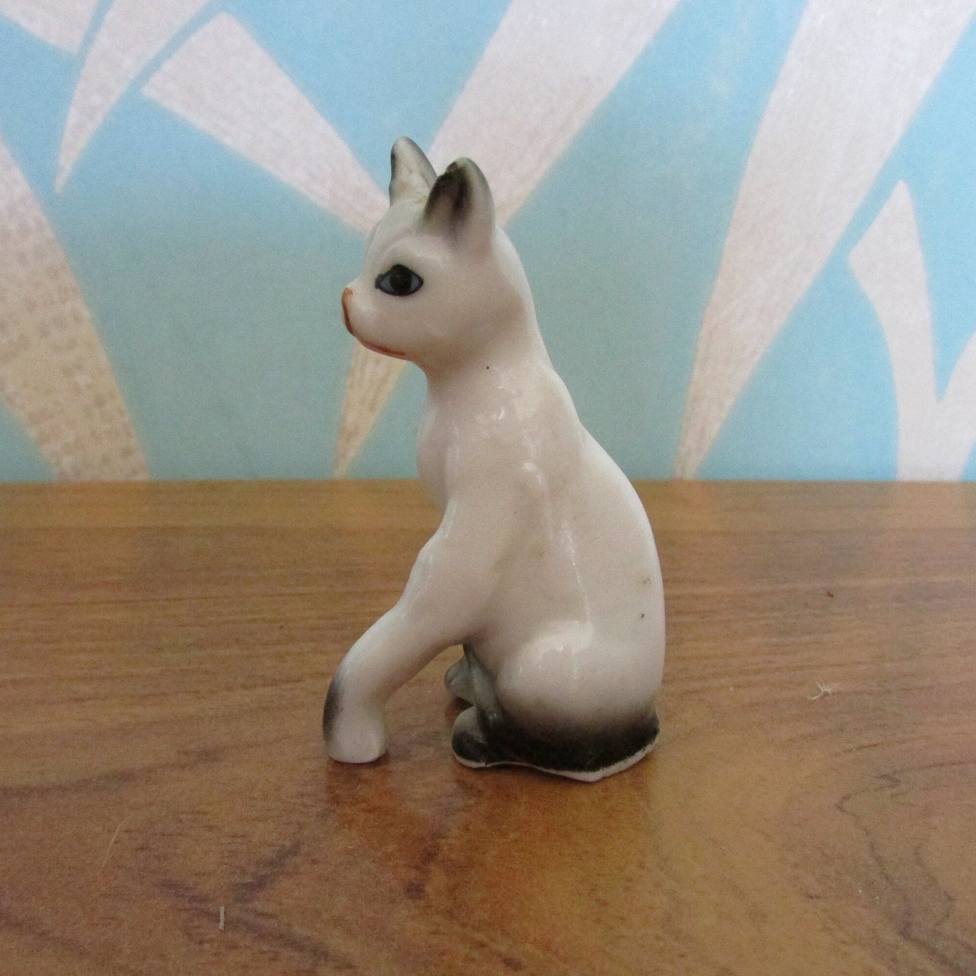 Vintage miniature ceramic Siamese kitten figurine