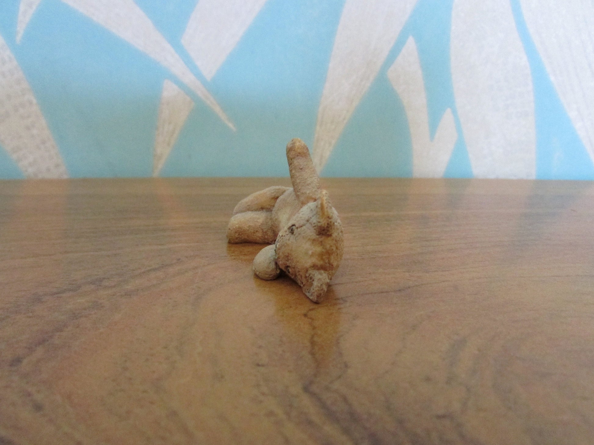 1994 Teddy Robinson Bear Lying Down miniature figurine By Peter Fagan