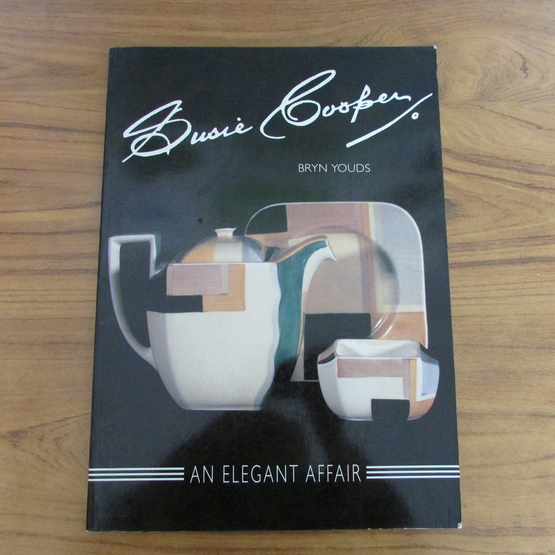 Susie Cooper: An Elegant Affair, by Bryn Youds (Softback, 1996)