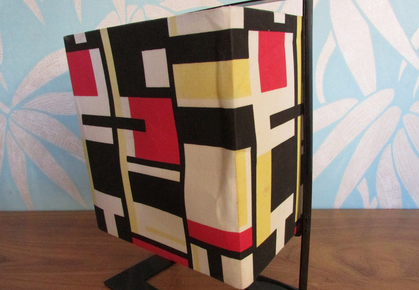 Retro 1980s-style Mondrian-inspired box shade table lamp