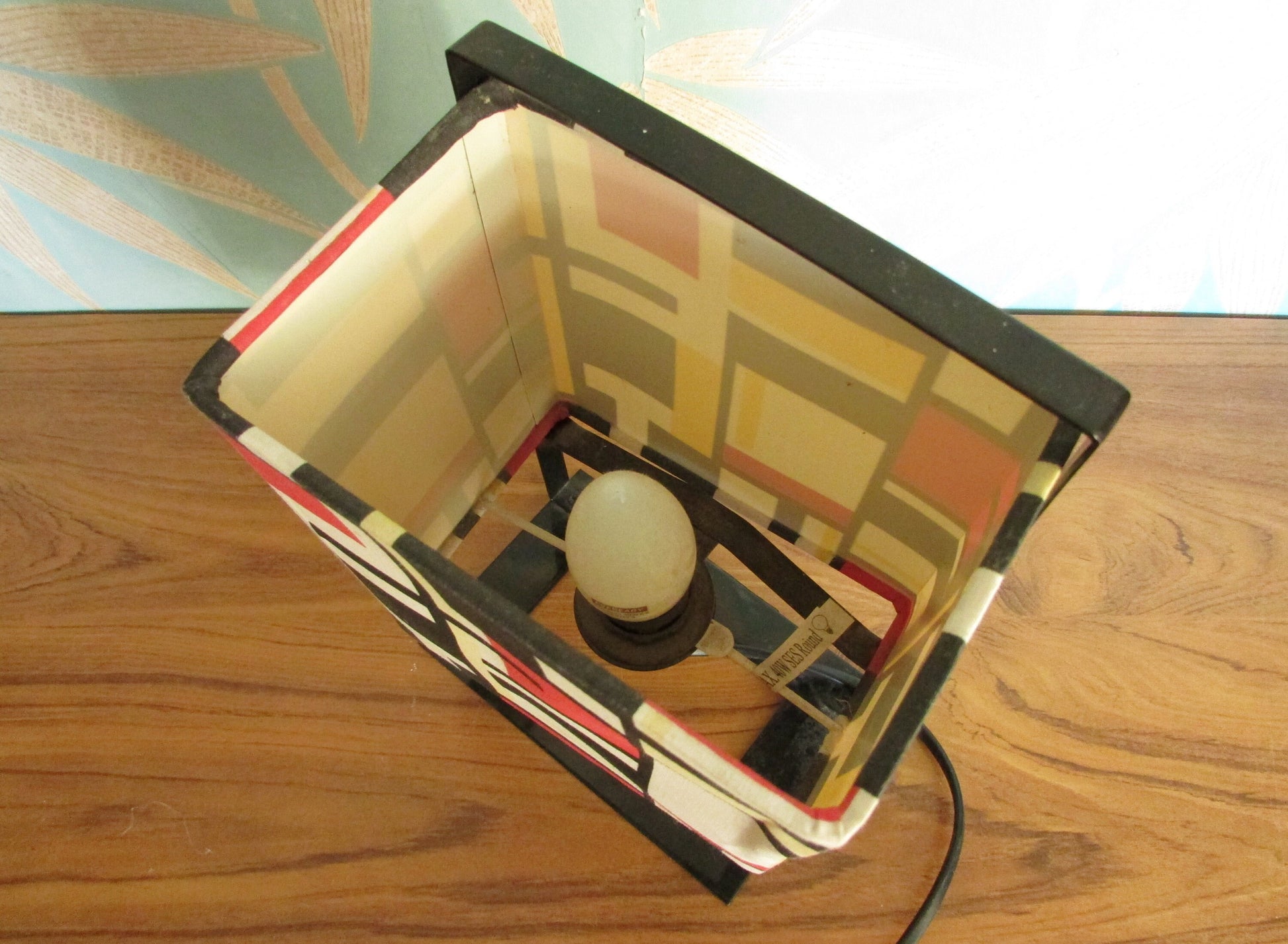 Retro 1980s-style Mondrian-inspired box shade table lamp