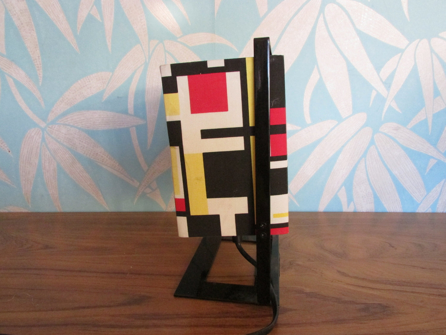 Retro 1980s-style Mondrian-inspired box shade table lamp