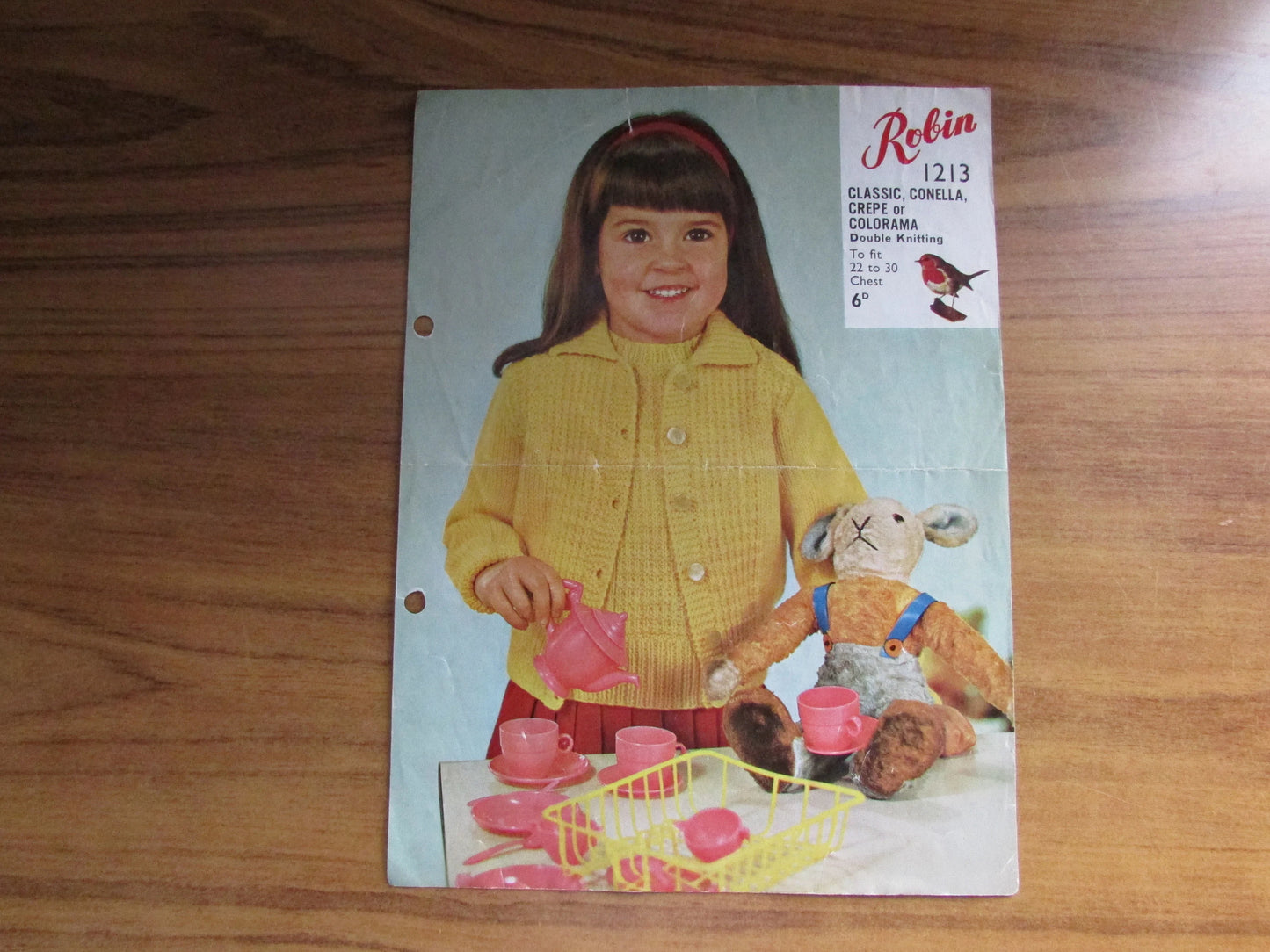 1970s Robin 1213 knitting pattern for girl's twin set