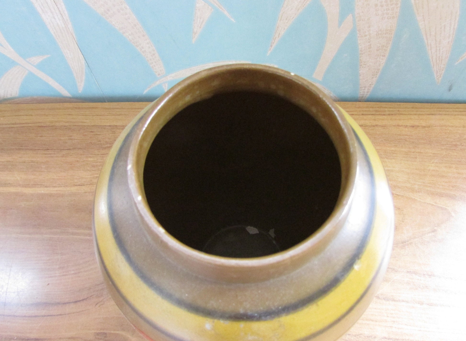 Pair of Art Deco-style hand-painted mottled ceramic pot vases