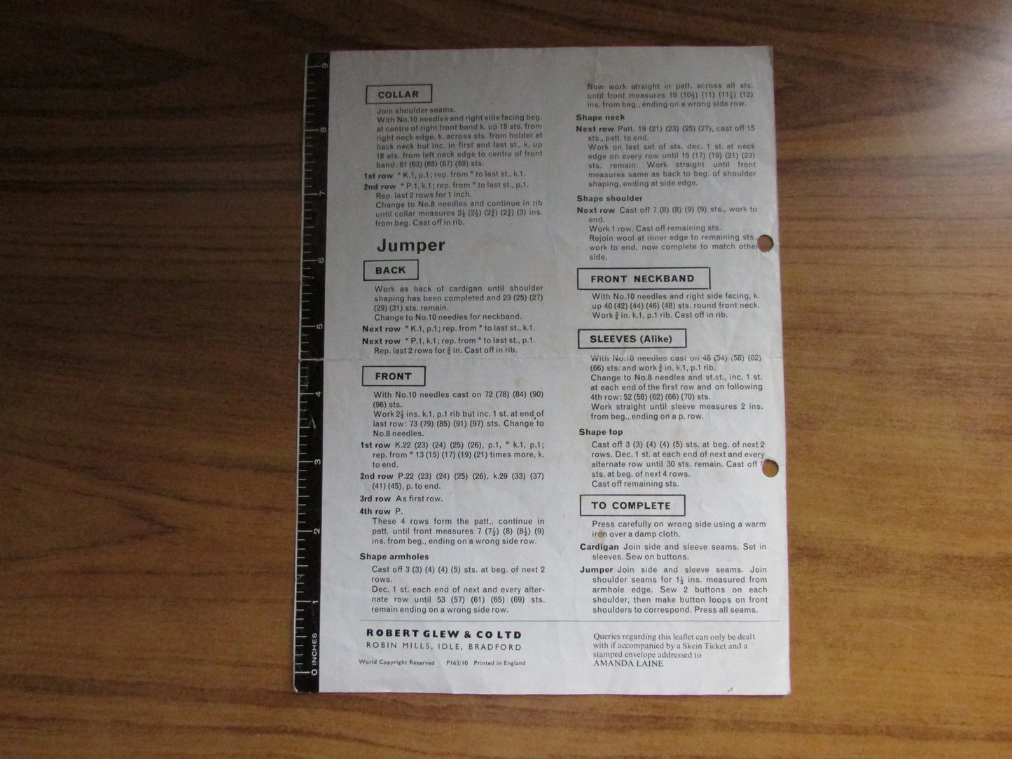 1970s Robin 1213 knitting pattern for girl's twin set