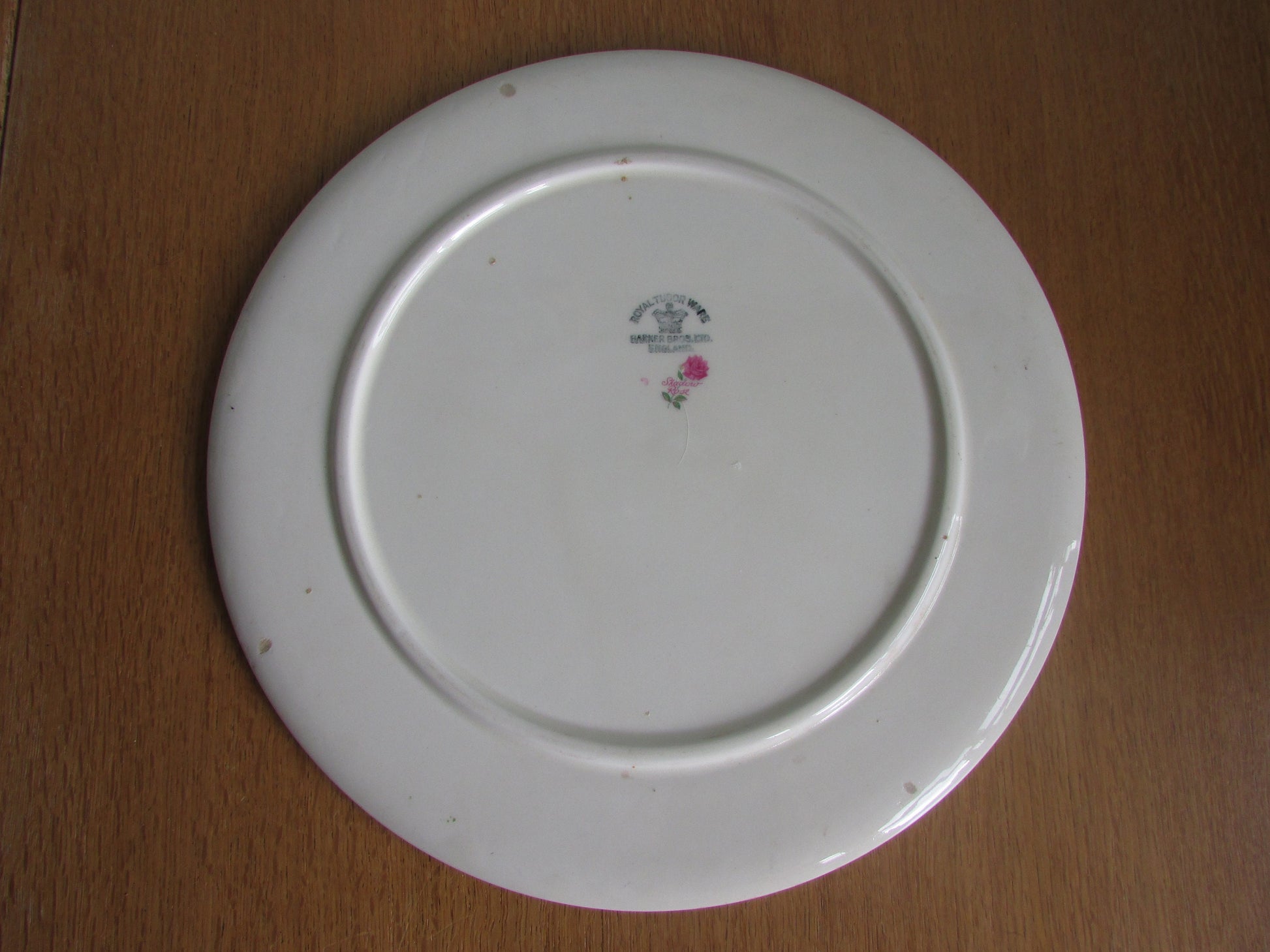 Mid-century Barker Bros Royal Tudorware Shadow Rose plate, gilt edged