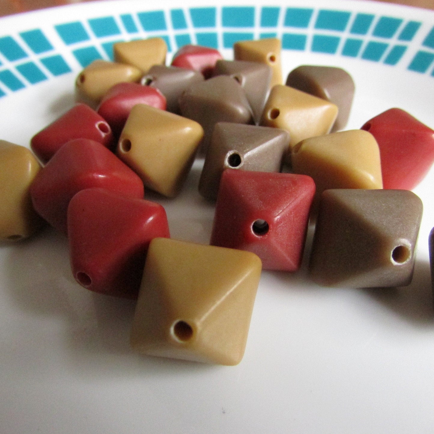 22 vintage brown/maroon tone plastic octahedron-shaped beads