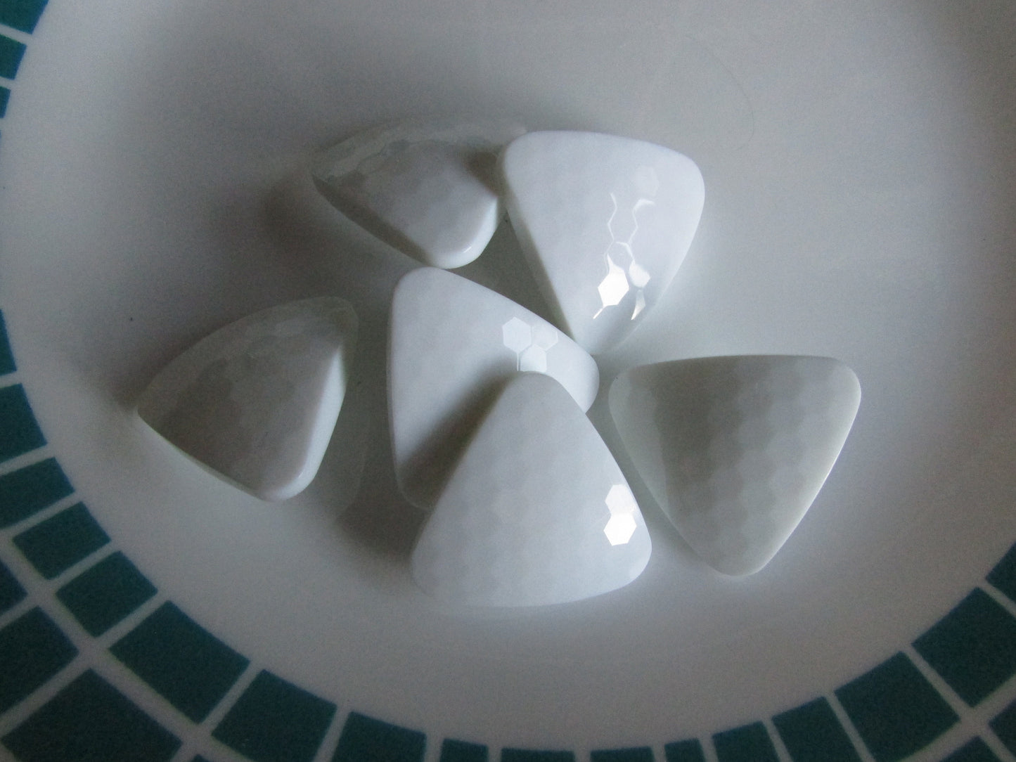 6 vintage white multi faceted honeycomb triangular plastic buttons