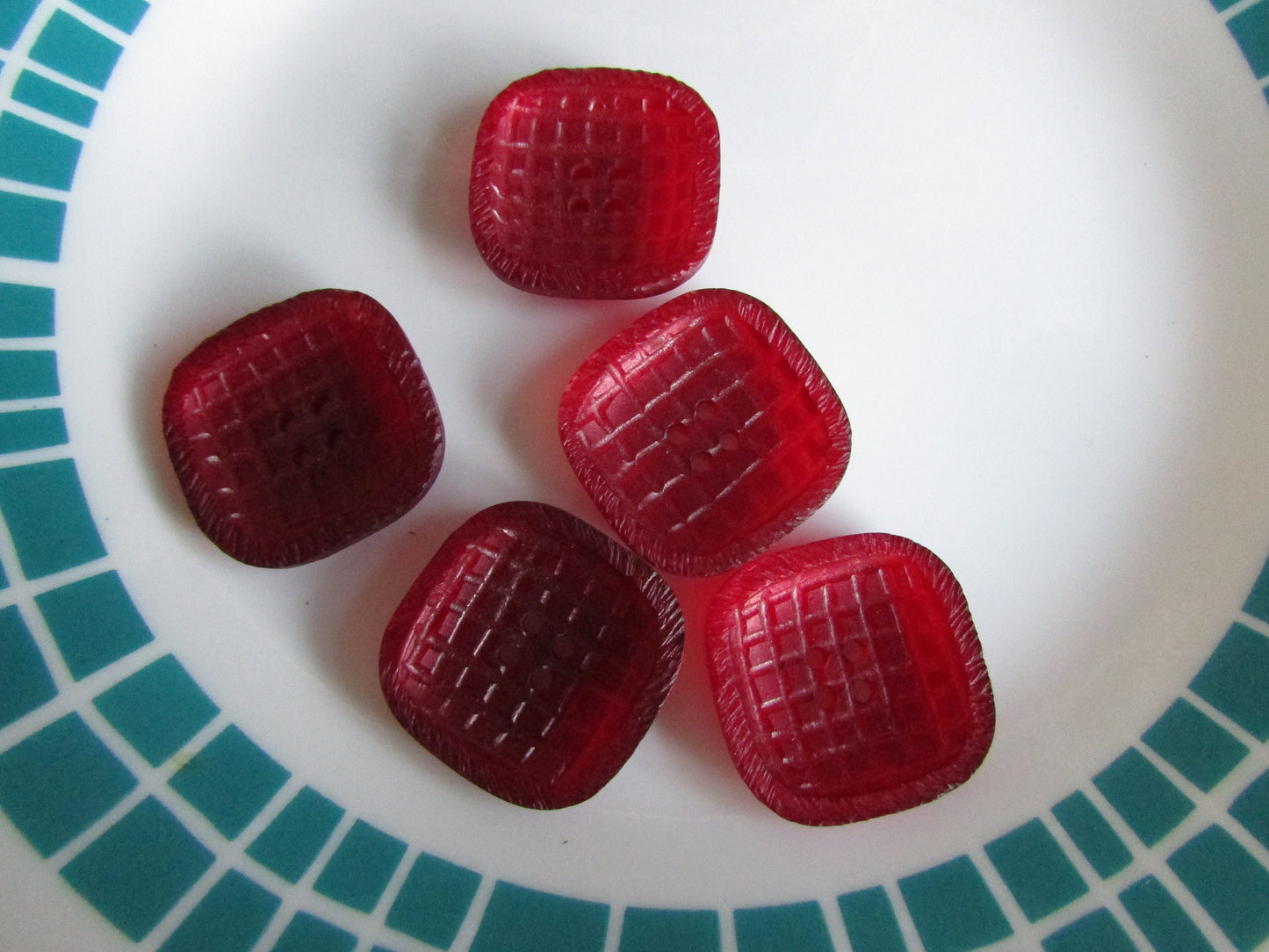 5 vintage maroon hatched curved square plastic buttons