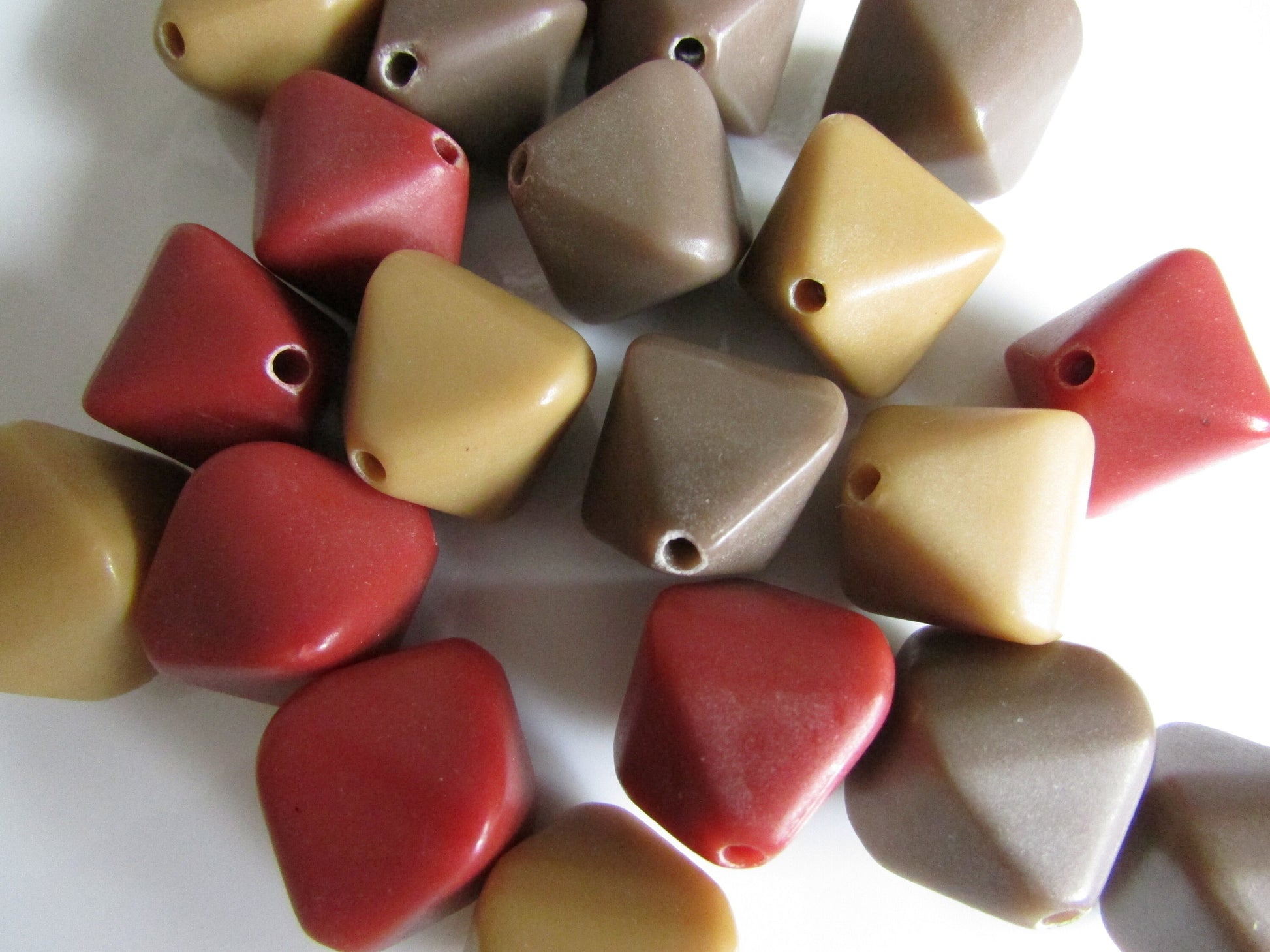 22 vintage brown/maroon tone plastic octahedron-shaped beads
