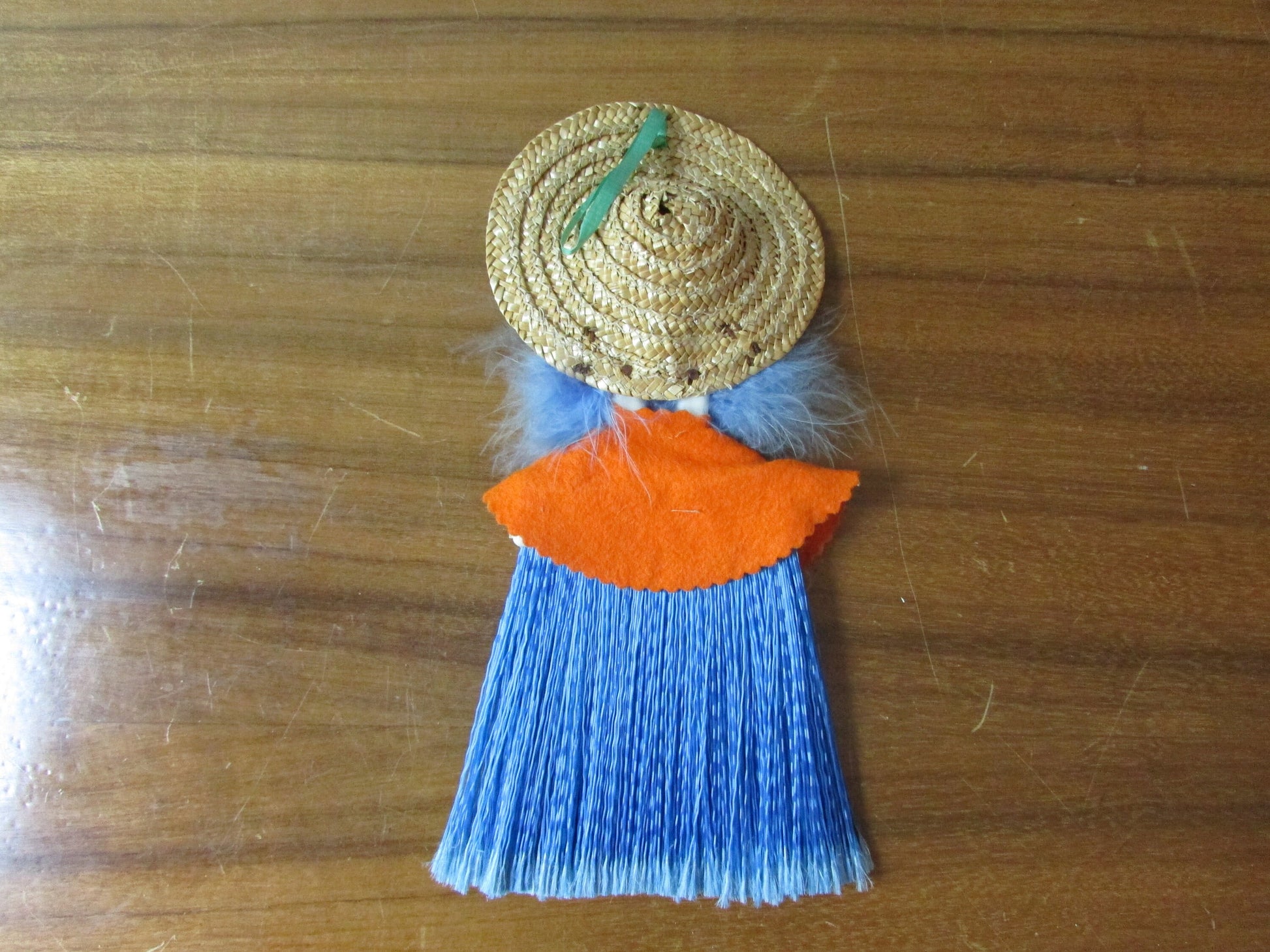 Vintage kitsch Italian souvenir doll crumb brush