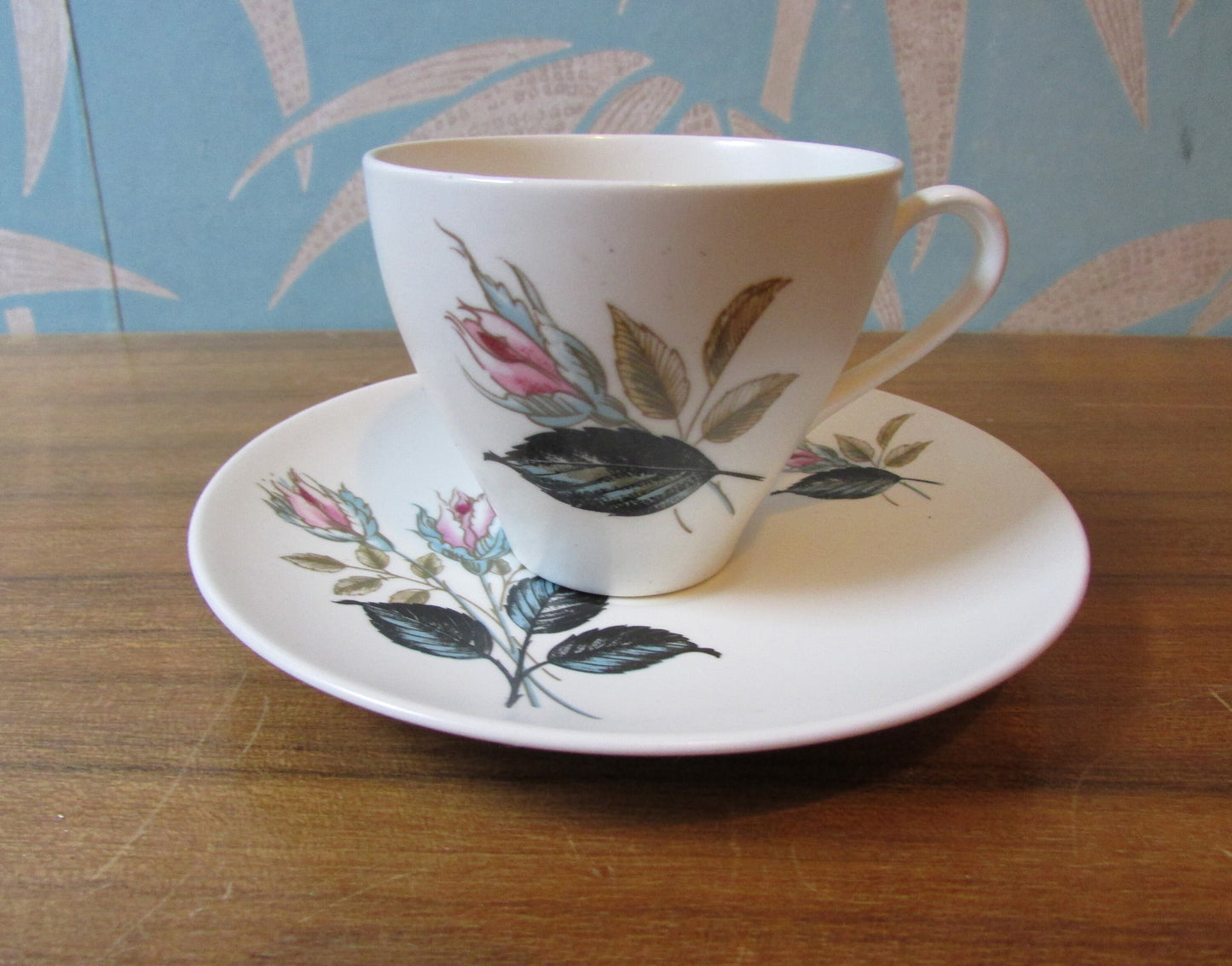 Mid Century J&G Meakin Sol 'Night Club' teacups and saucers set