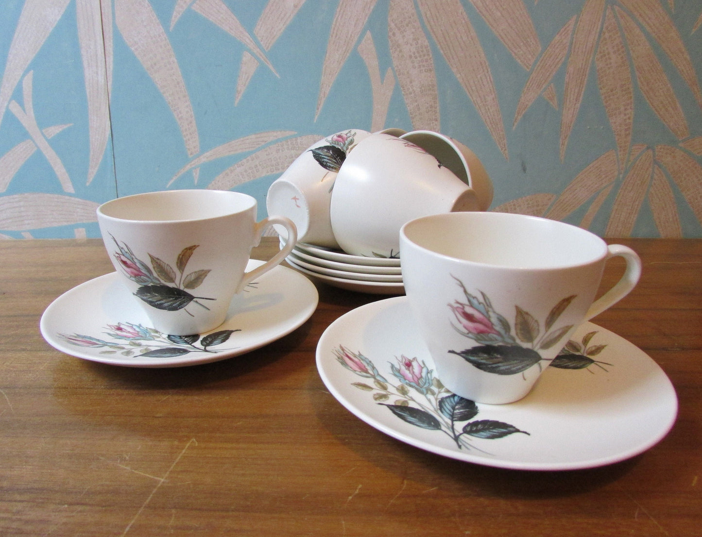 Mid Century J&G Meakin Sol 'Night Club' teacups and saucers set