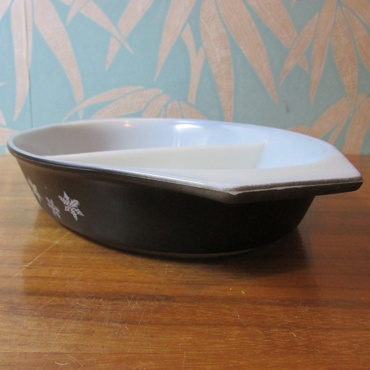 1960s JAJ Pyrex black Snowflake spacesaver divided serving dish