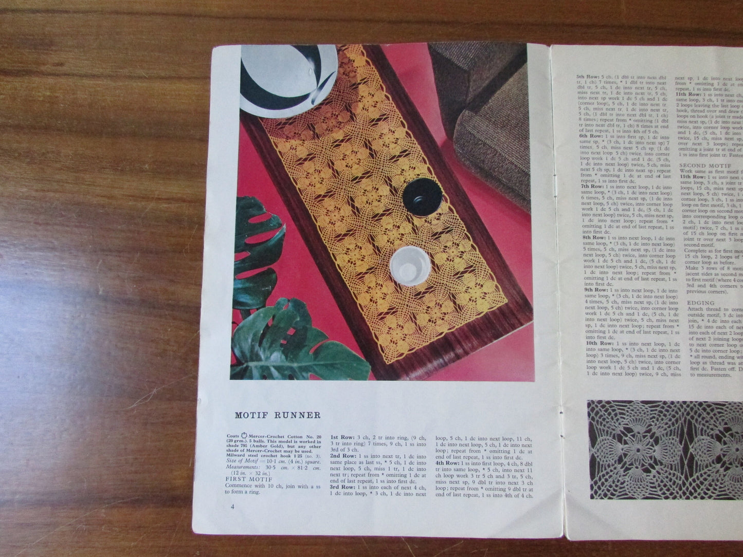 1970 Coats Sewing Group 659 Pineapple Crochet Design in Colour pattern booklet