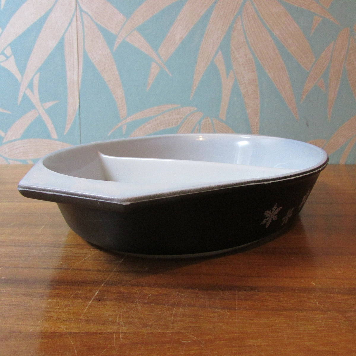 1960s JAJ Pyrex black Snowflake spacesaver divided serving dish