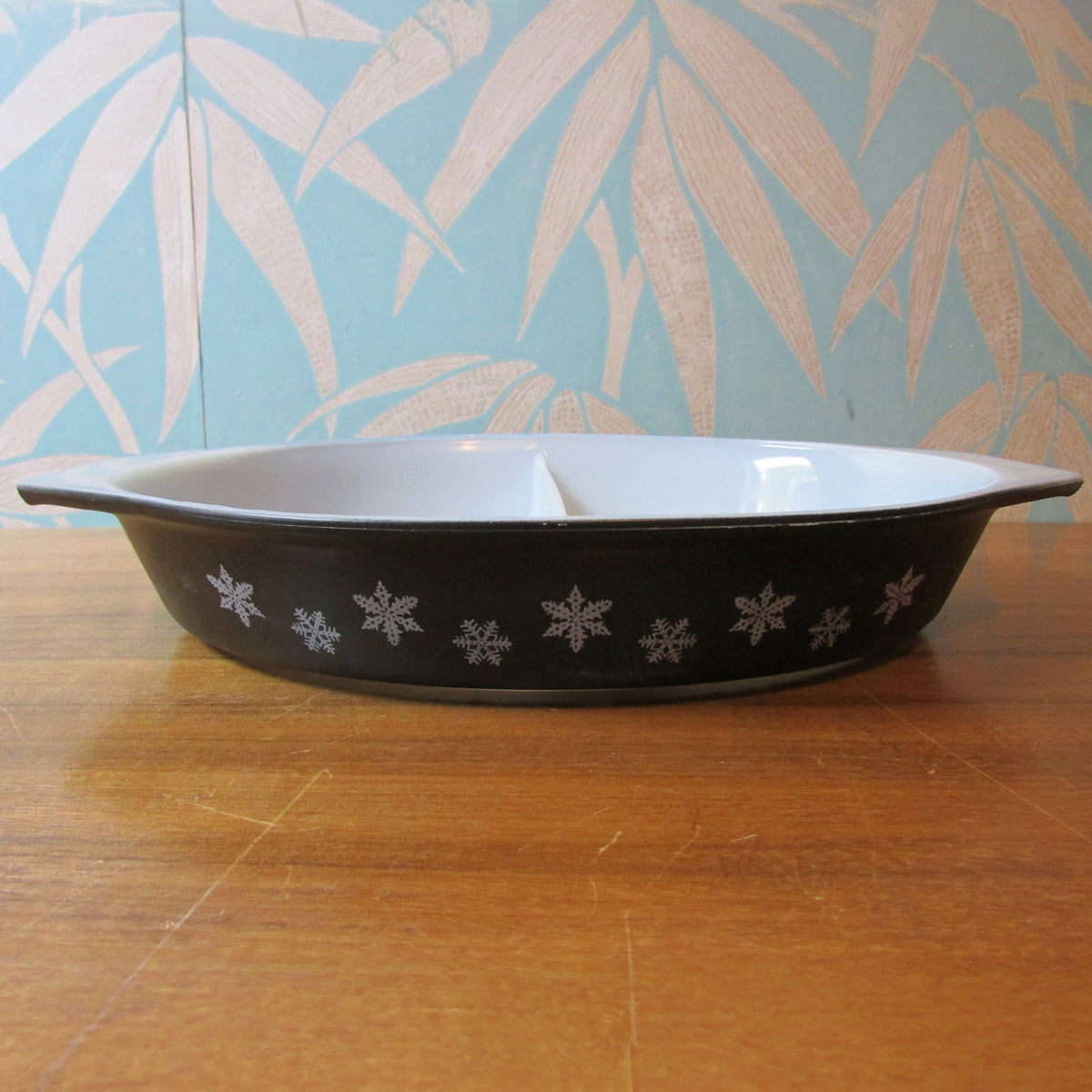 1950s JAJ Pyrex charcoal Snowflake black divided casserole dish