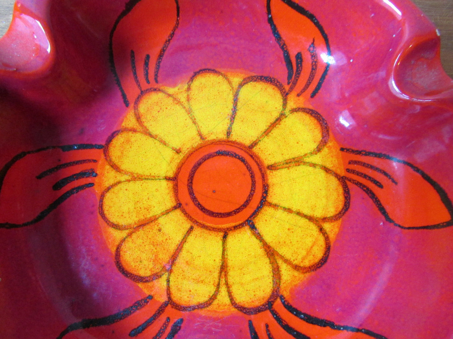 1960s Italian ceramic orange & yellow flower detail ashtray