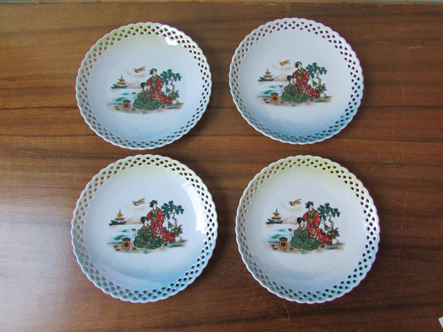 Set of 4 vintage Schumann Bavaria pierced-edge cake plates with Geisha design